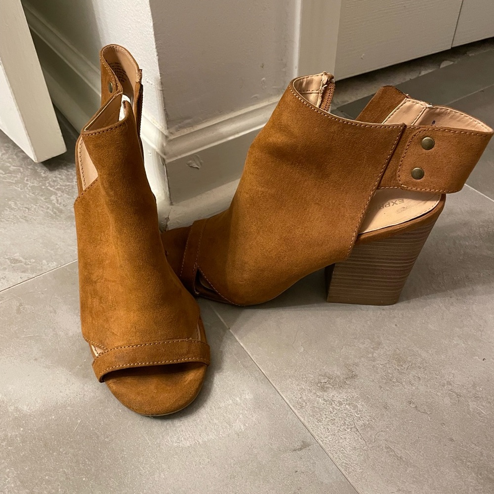 Express Booties - Picture 3 of 5